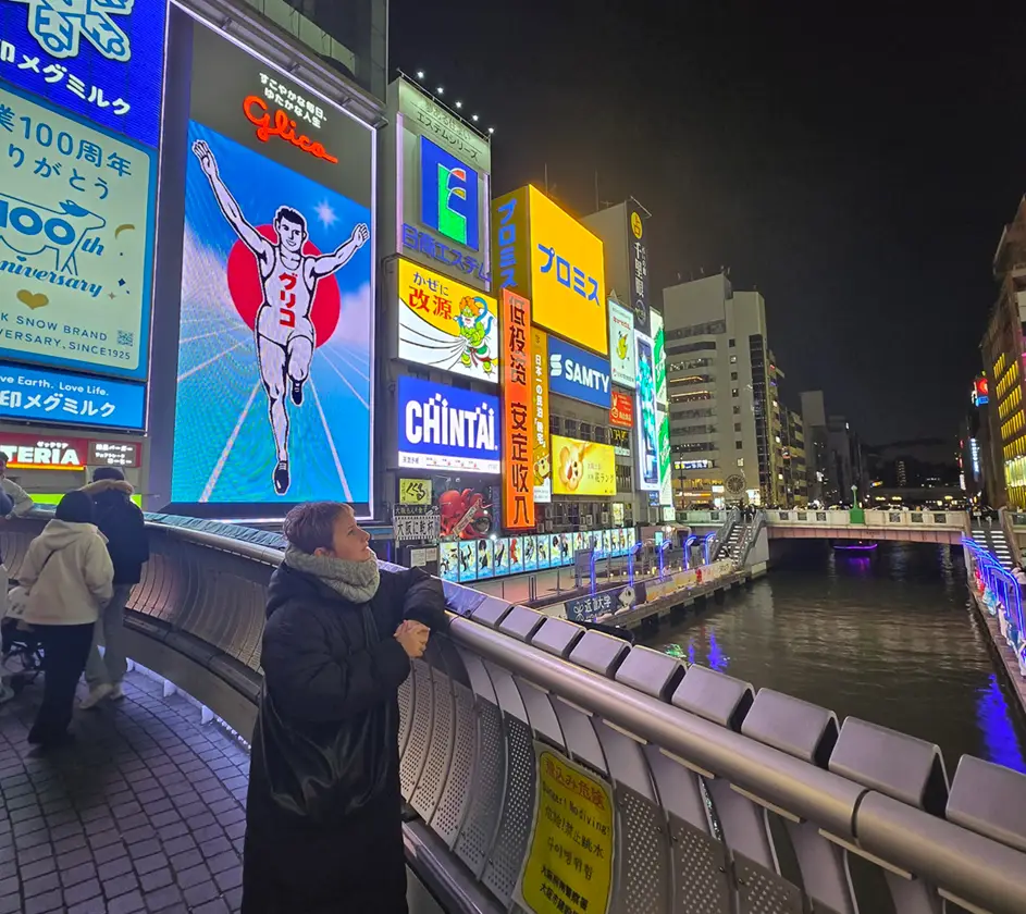 Dotonbori de noche en Osaka