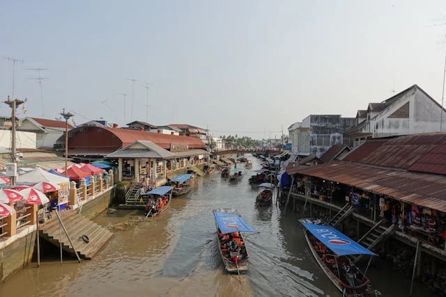 Mercado flotante de Amphawa