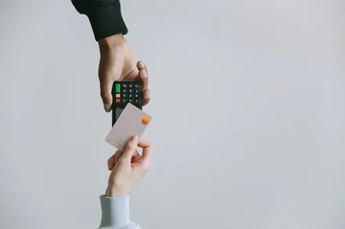 Imagen de destino Revolut, tu tarjeta para viajar sin límites